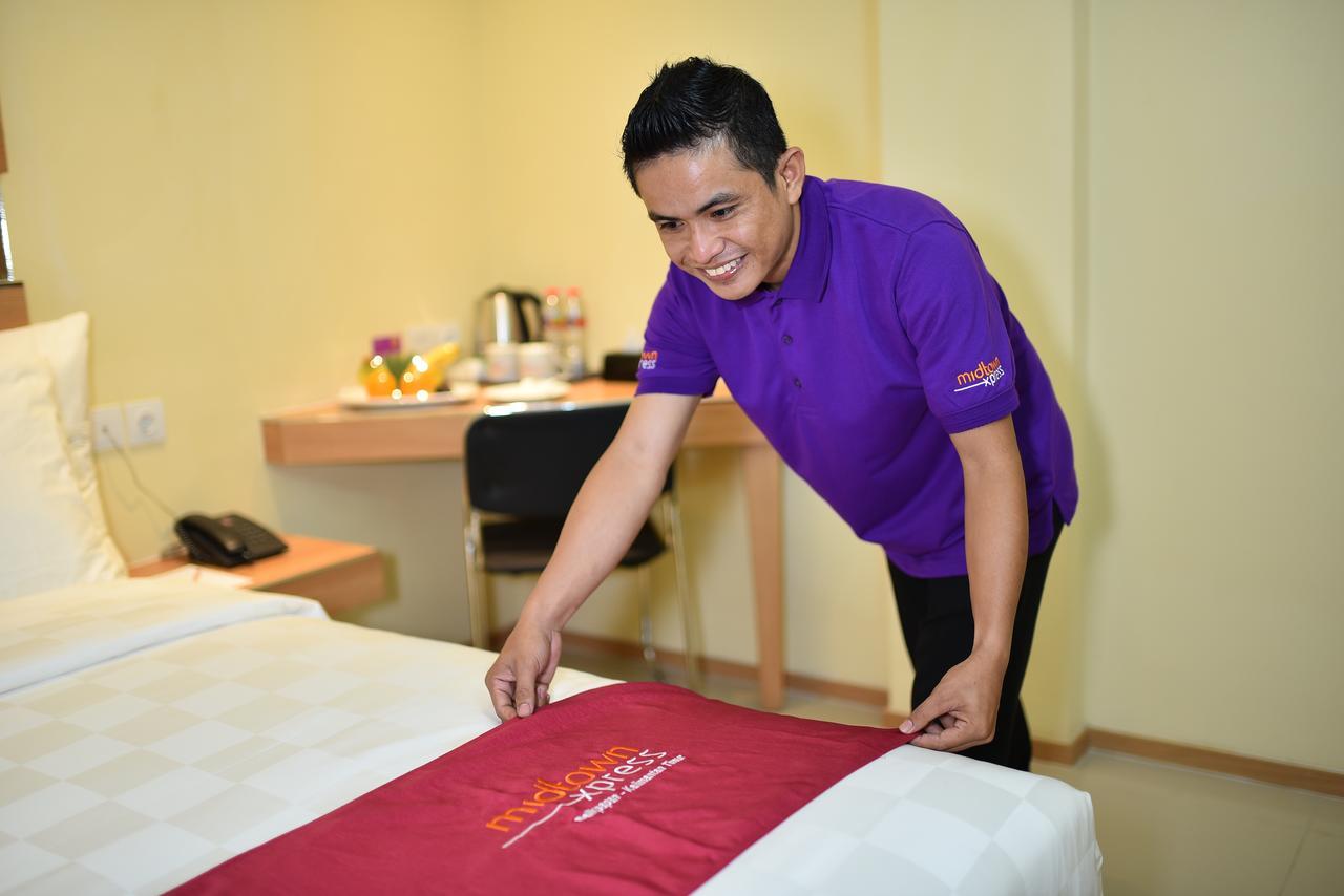 Midtown Xpress Balikpapan Hotell Exteriör bild