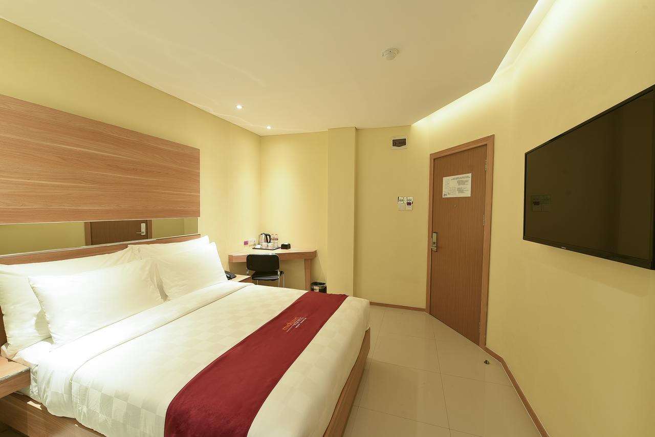 Midtown Xpress Balikpapan Hotell Exteriör bild