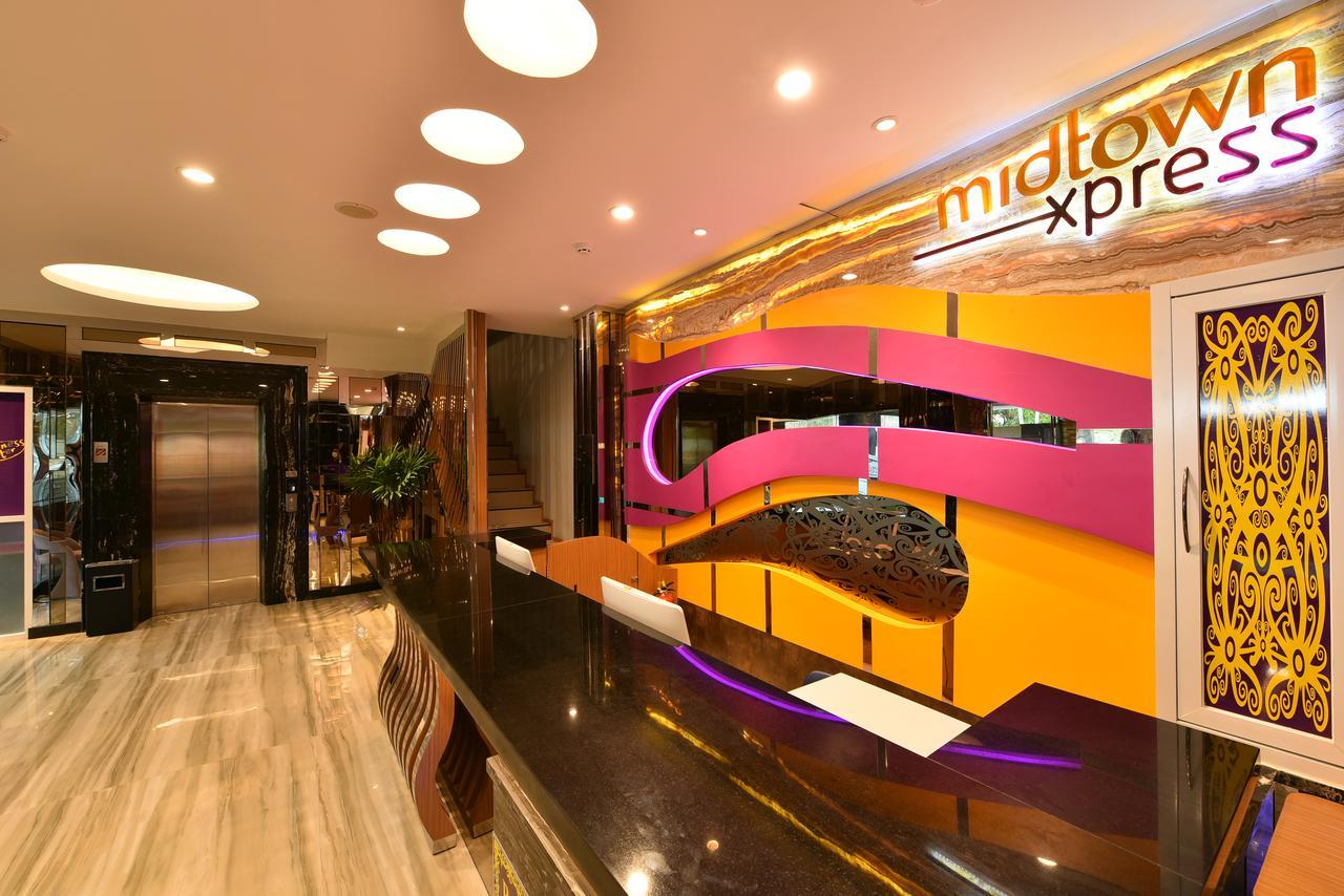 Midtown Xpress Balikpapan Hotell Exteriör bild