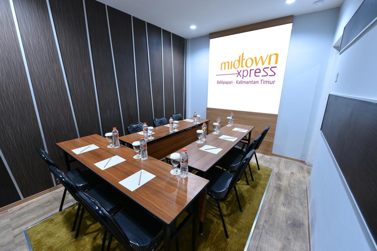 Midtown Xpress Balikpapan Hotell Exteriör bild