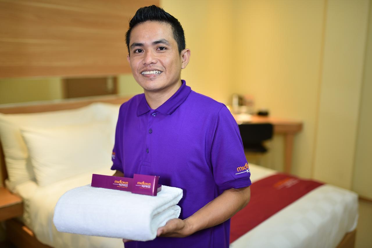 Midtown Xpress Balikpapan Hotell Exteriör bild