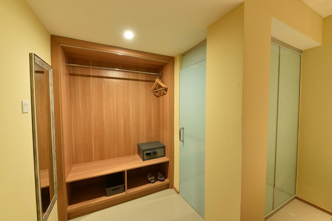 Midtown Xpress Balikpapan Hotell Exteriör bild